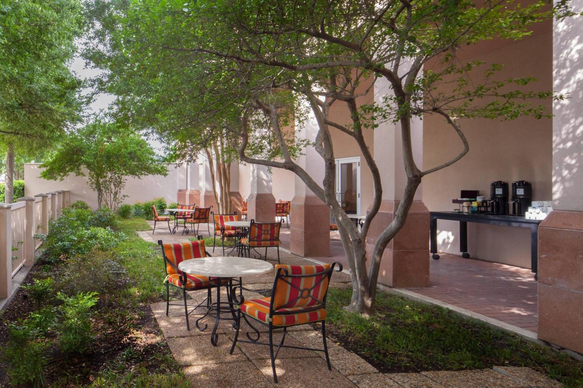 Dallas Marriott Suites Medical/Market Center Εξωτερικό φωτογραφία