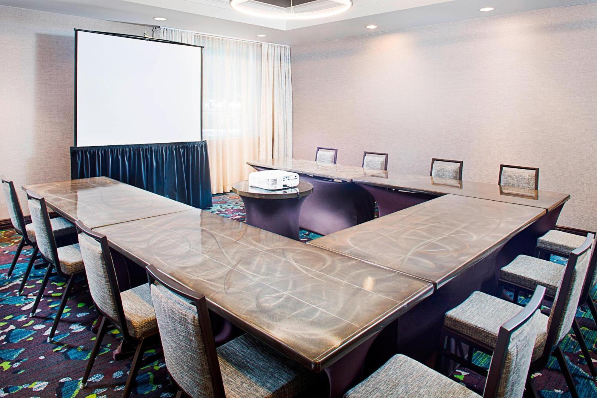 Dallas Marriott Suites Medical/Market Center Εξωτερικό φωτογραφία
